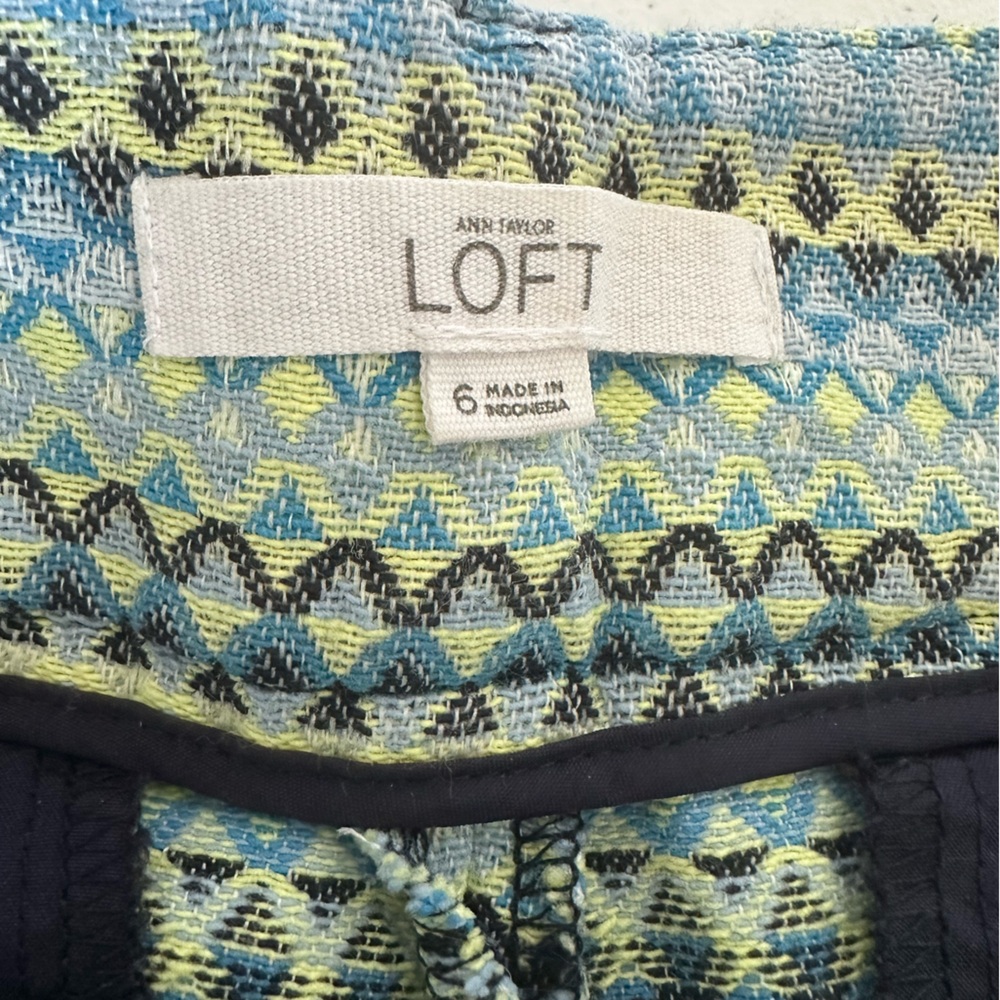 Women’s Loft‎ 6 Riviera Striped Shorts - Picture 3 of 10